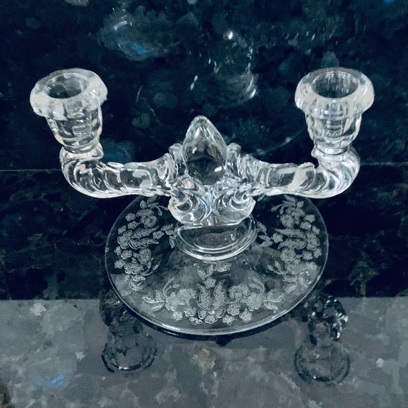 New Martinsville Glass Teardrop Double Candle Holder Meadow Wreath Etched Base - Picture 2 of 5